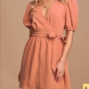 Lulus Peach short sleeve dress w/ back cut out